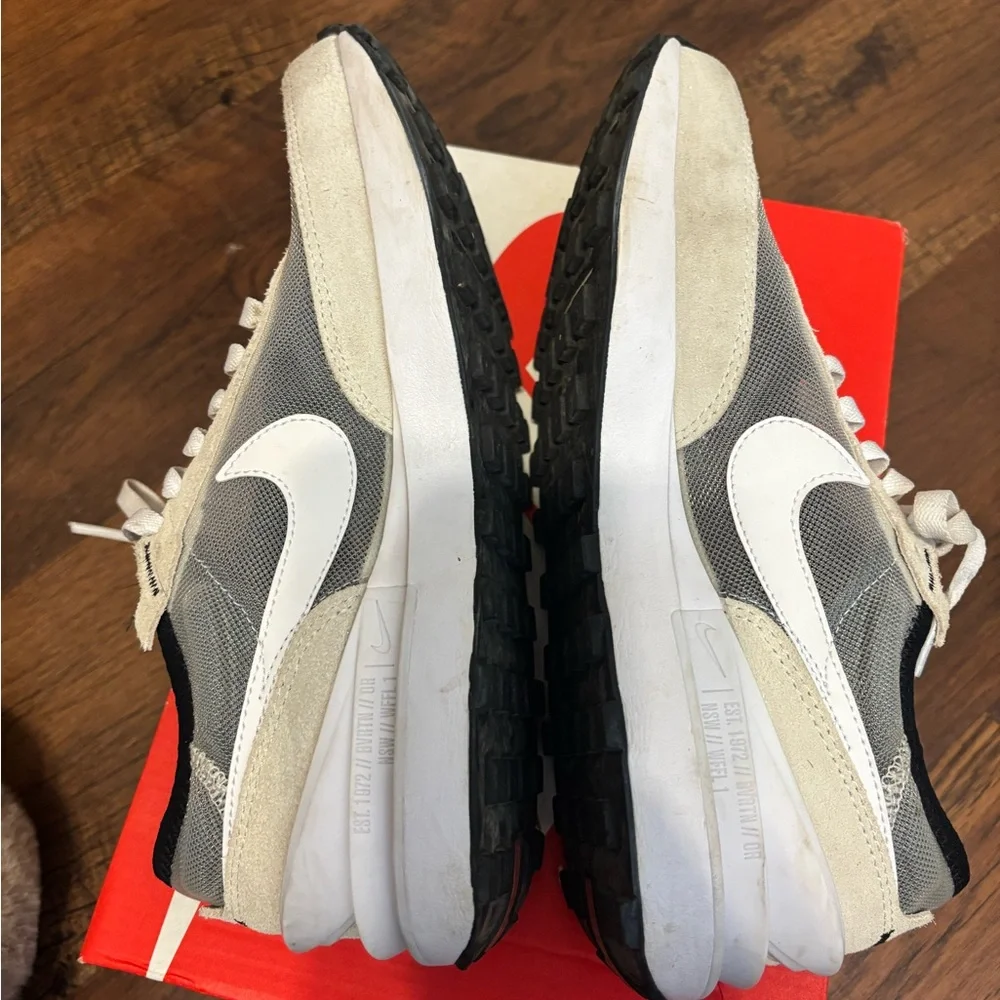 Nike - Picture 6 of 10